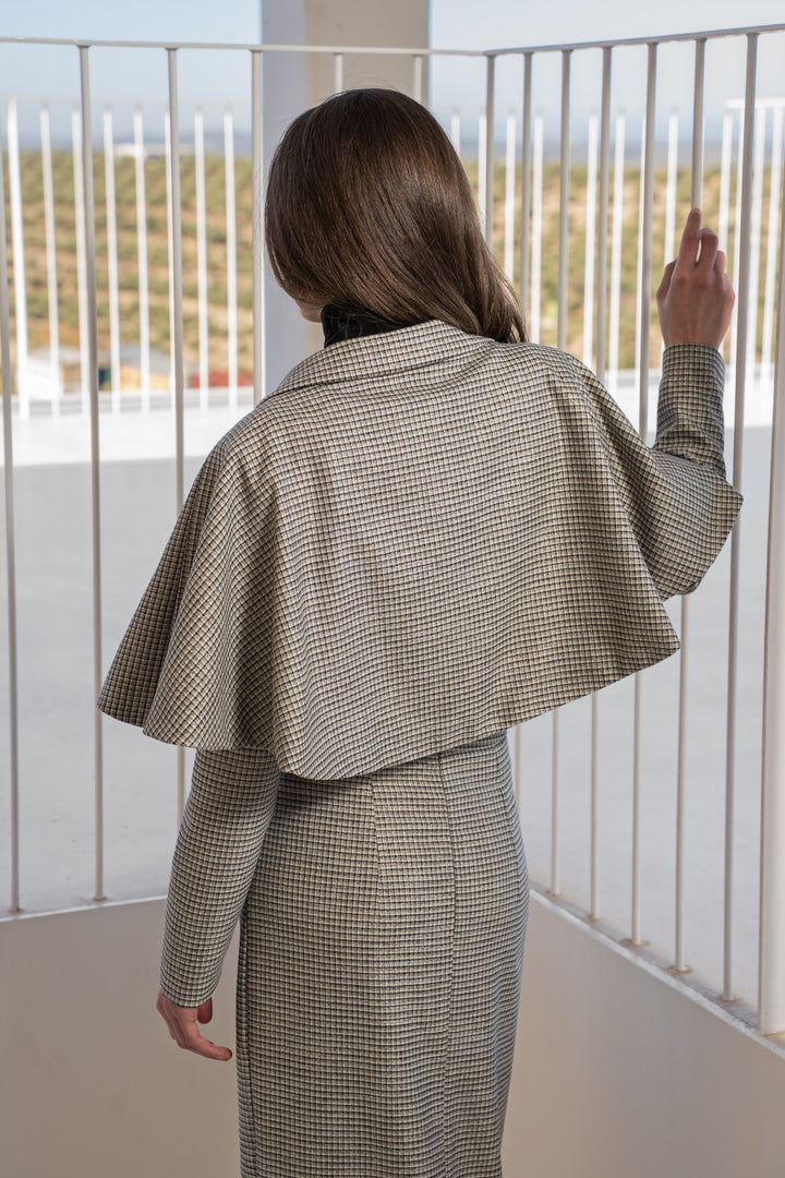 Domus beige houndstooth short cape jacket