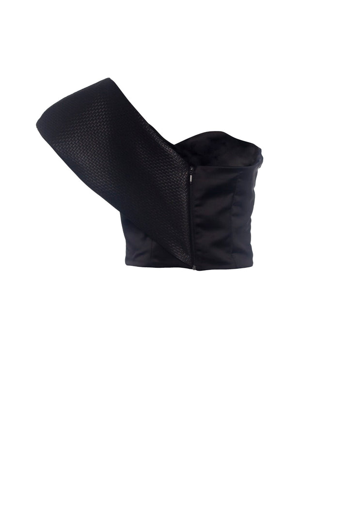 Pieris black asymmetric top