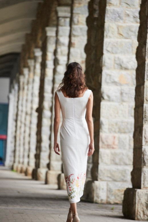 Vestido midi Azulillo blanco con bordado floral