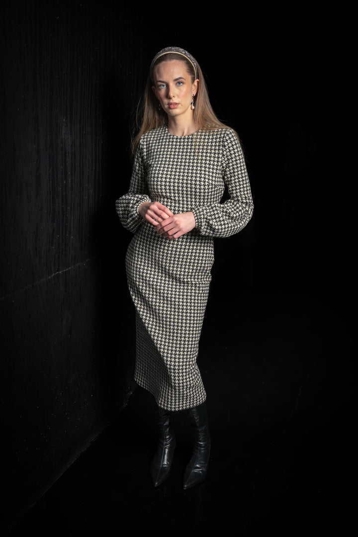 Vestido midi Tesela mangas abullonadas blanco y negro
