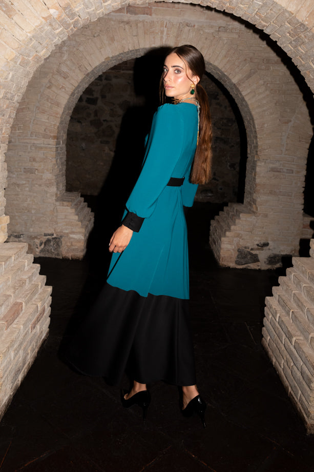 Vestido asimétrico Flumen bicolor negro y aguamarina
